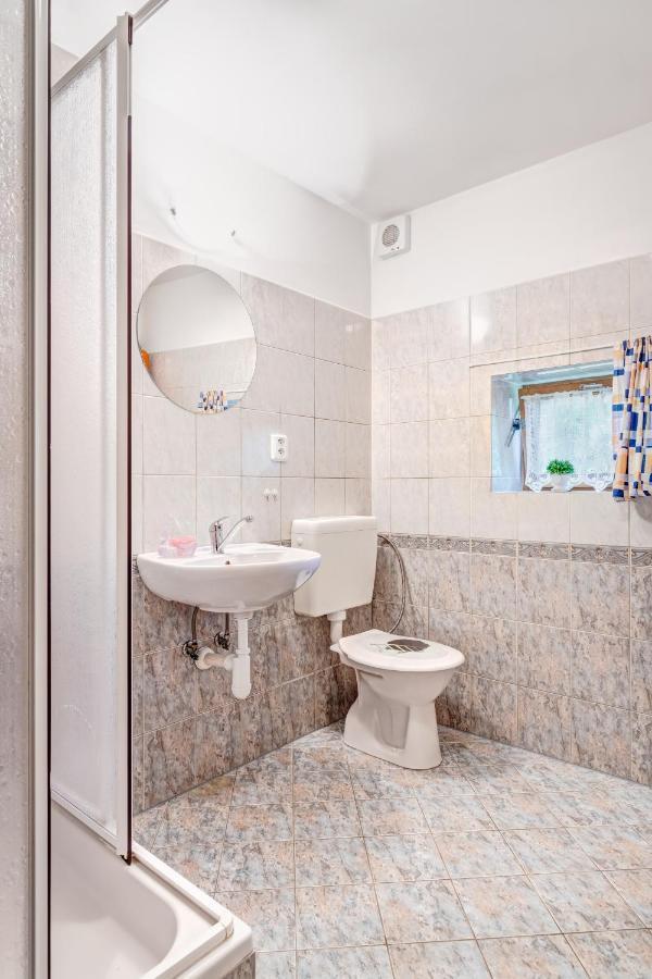 Вилла Roubenka Javor 33 Теплице-над-Метуи Экстерьер фото